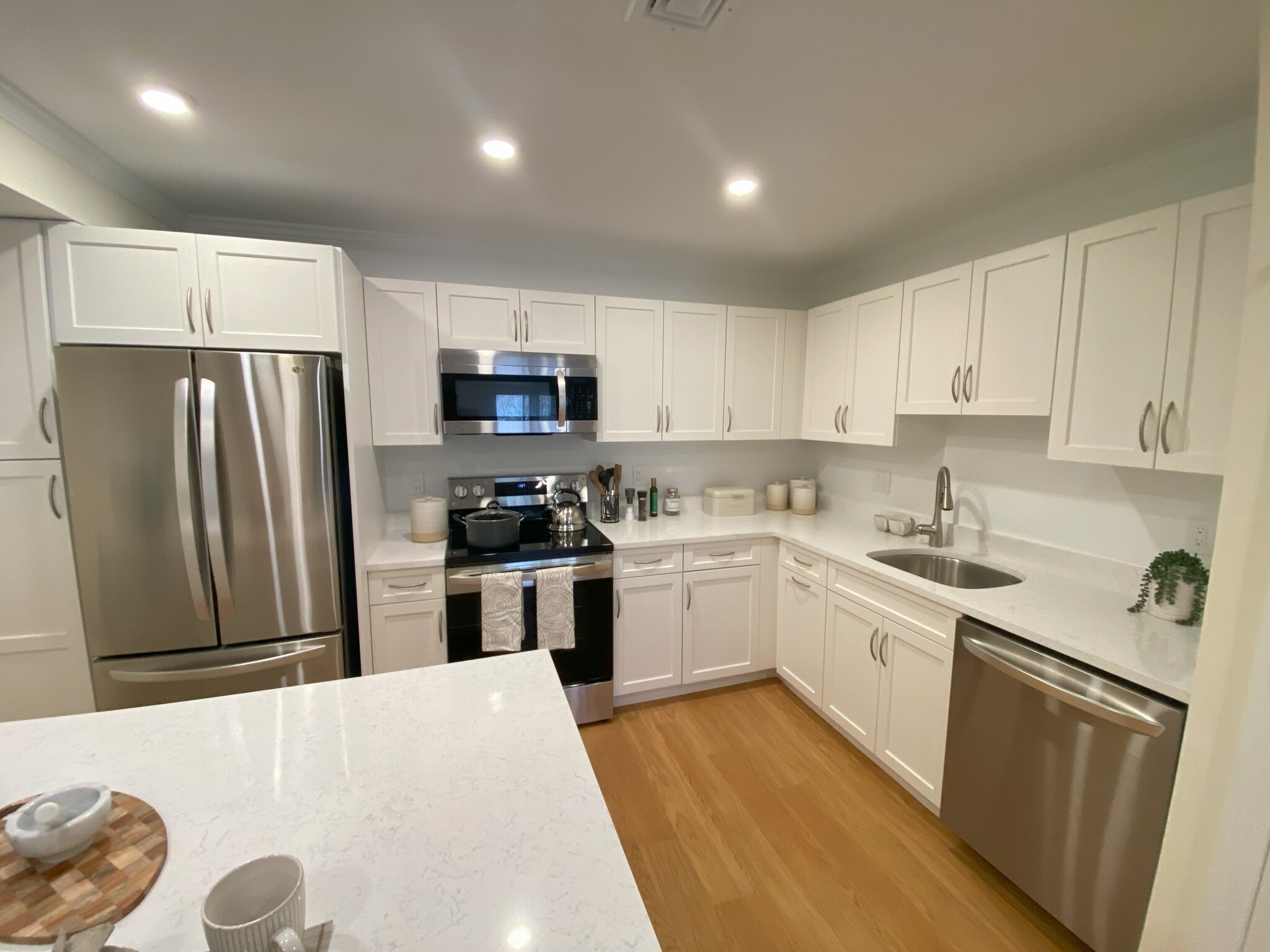 12 Waterfall Dr, Canton