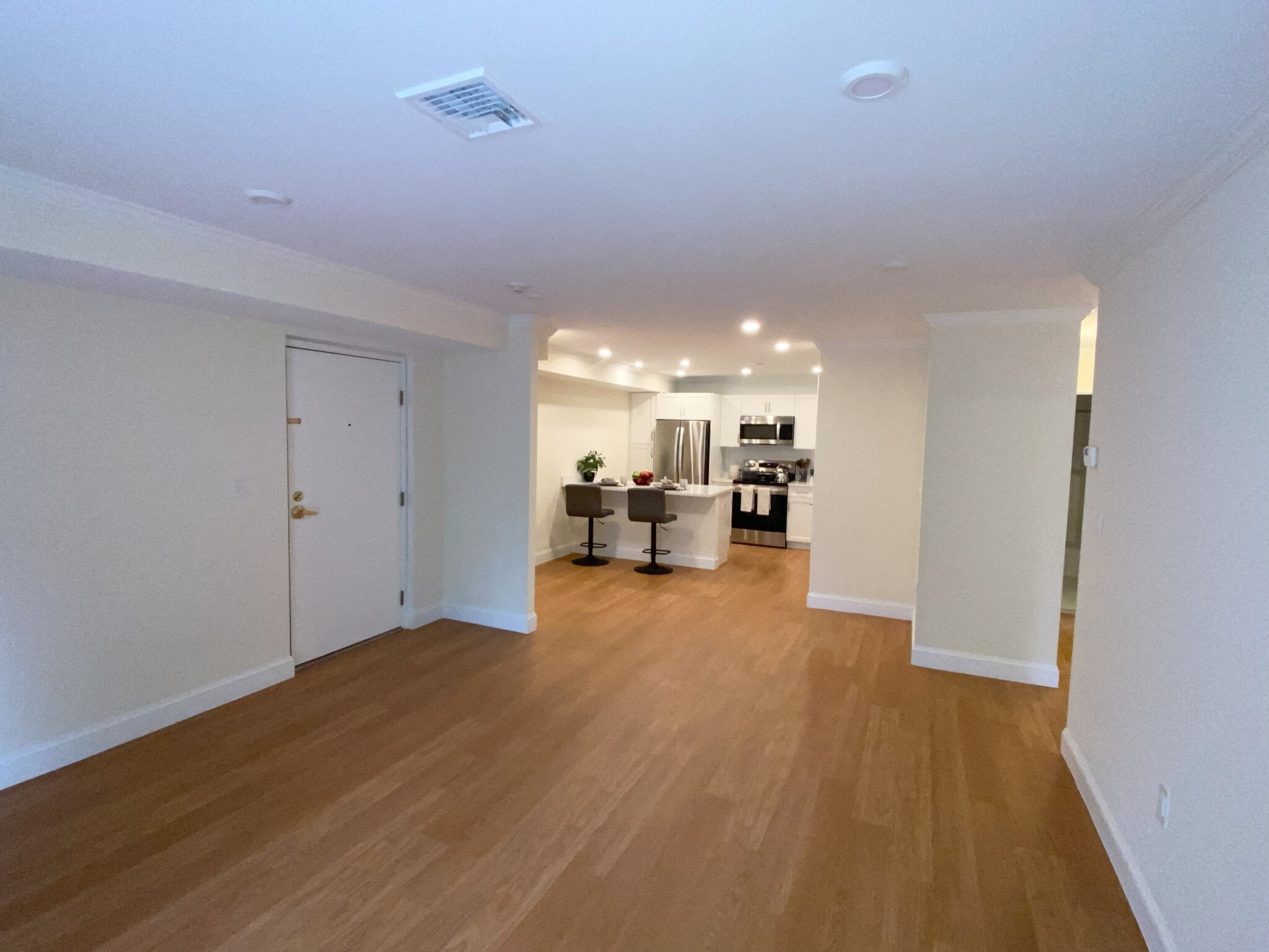 12 Waterfall Dr, Canton