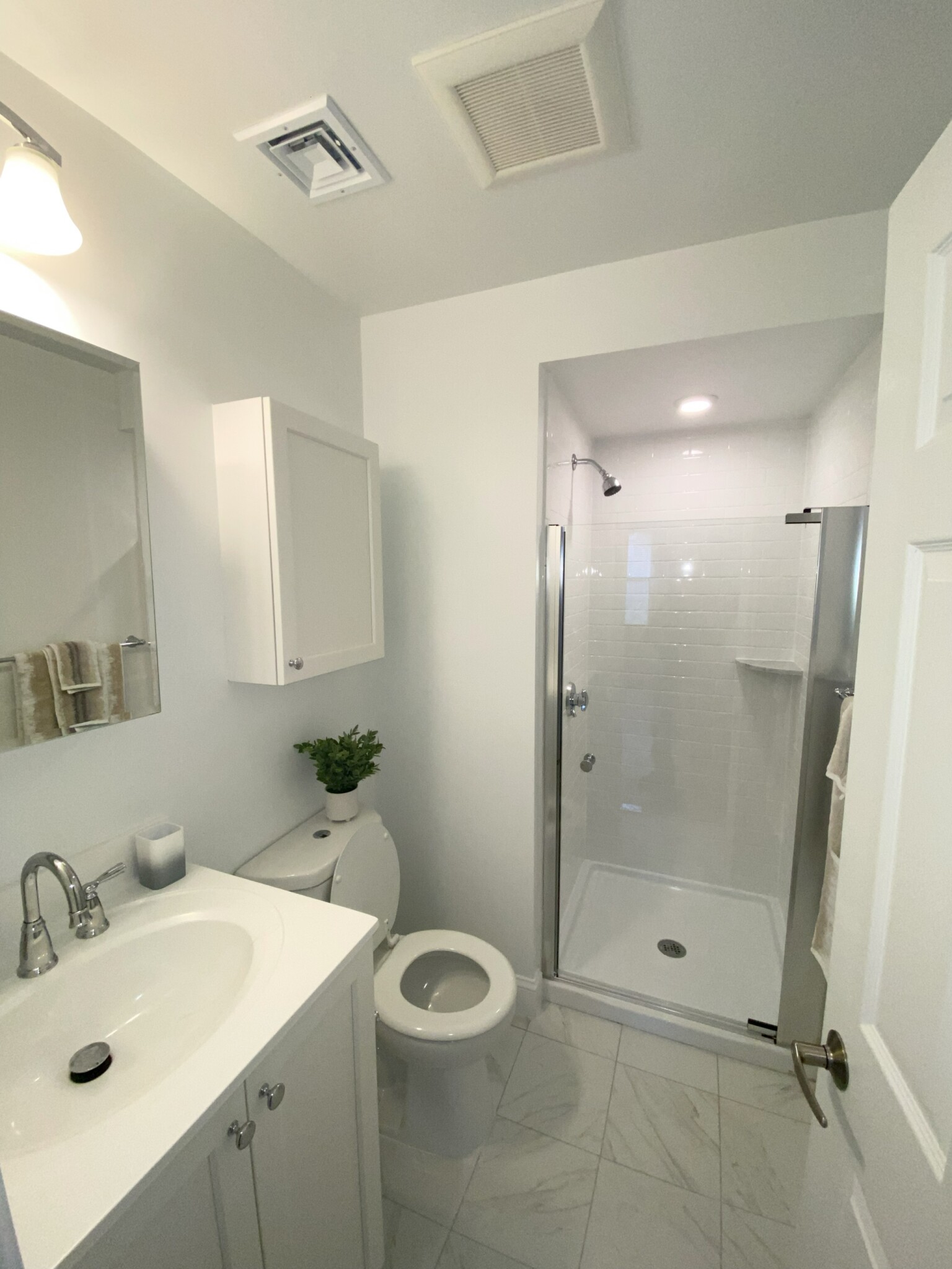 12 Waterfall Dr, Canton