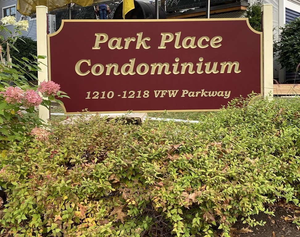 1216 Vfw Pkwy, West Roxbury