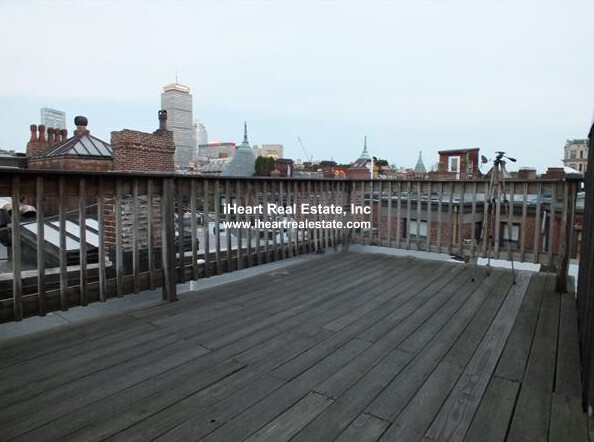 591 Beacon St, Fenway