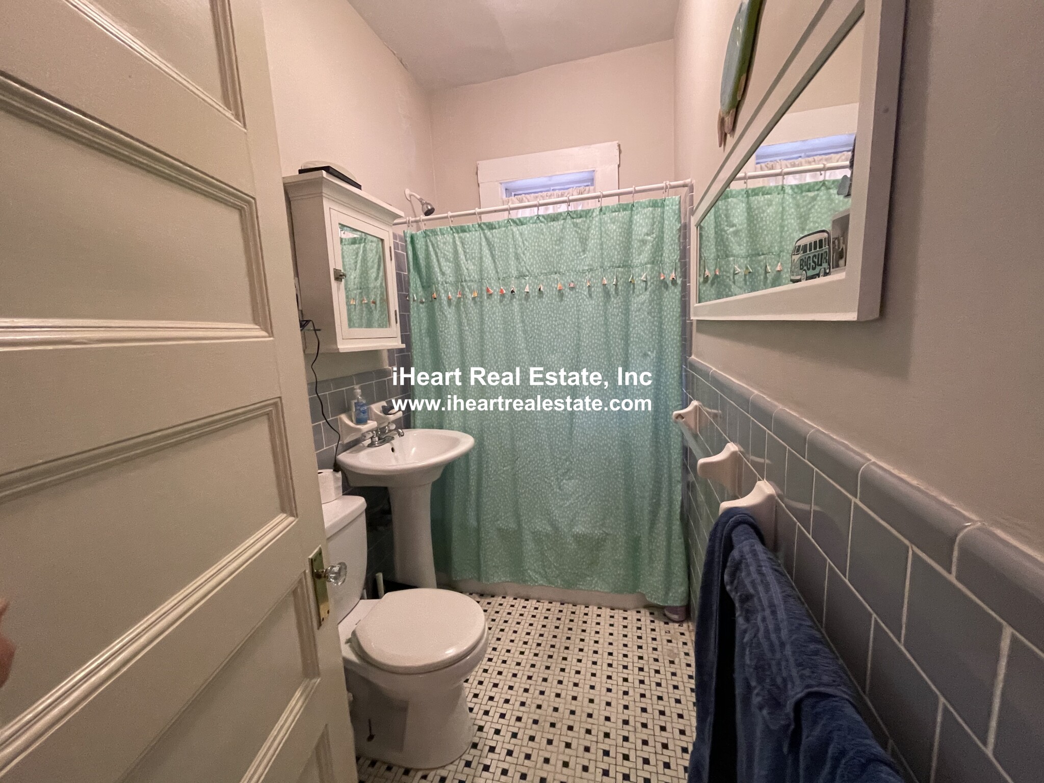 591 Beacon St, Fenway