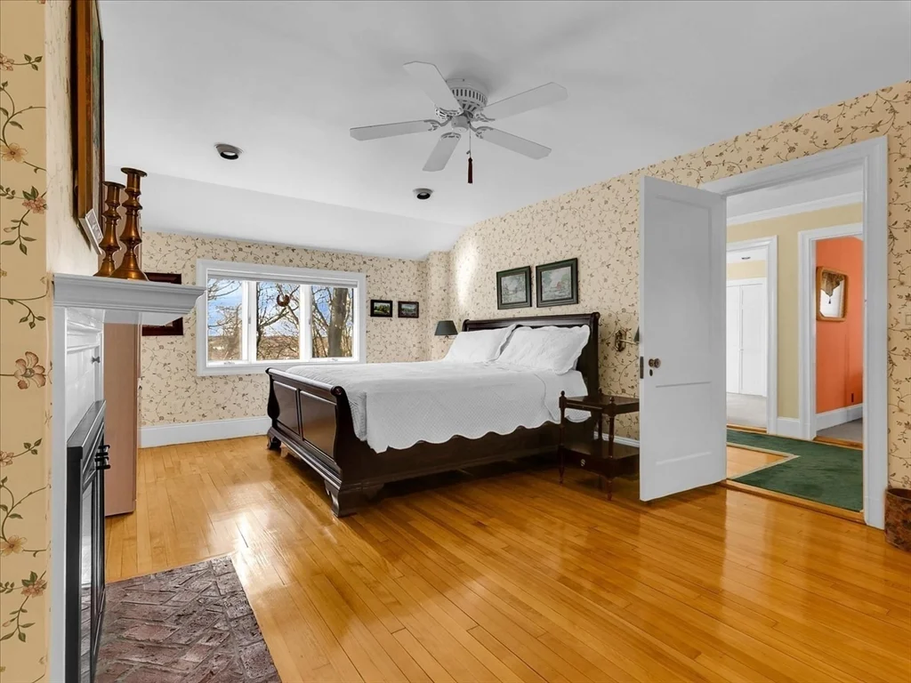 243 Upland Ave, Newton Highlands