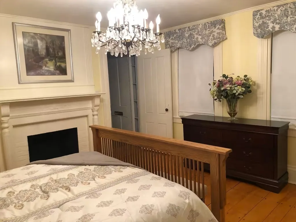 40 Russell St, Downtown