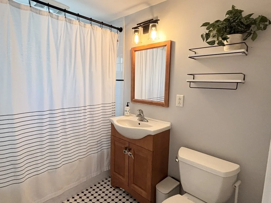 65 Davis Rd, Belmont