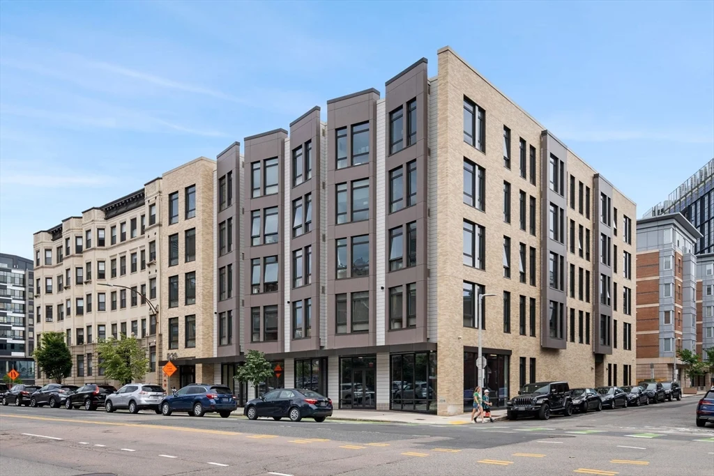 839 Beacon St, Fenway