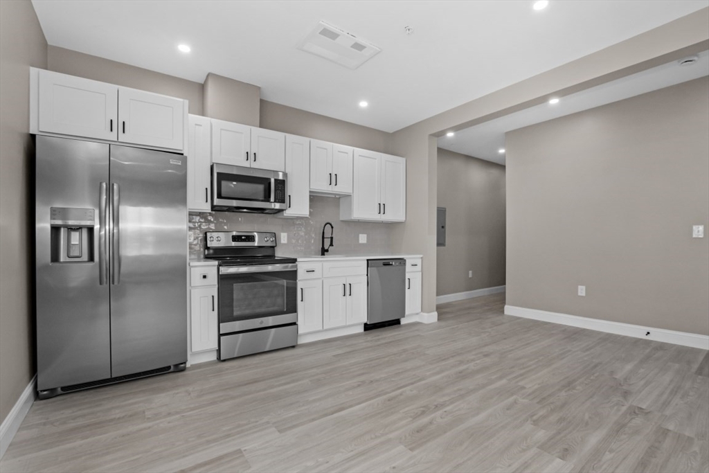 5 Washington Ave, Revere