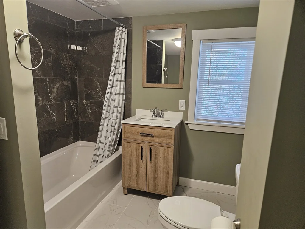 44 Chestnut St, Marlborough