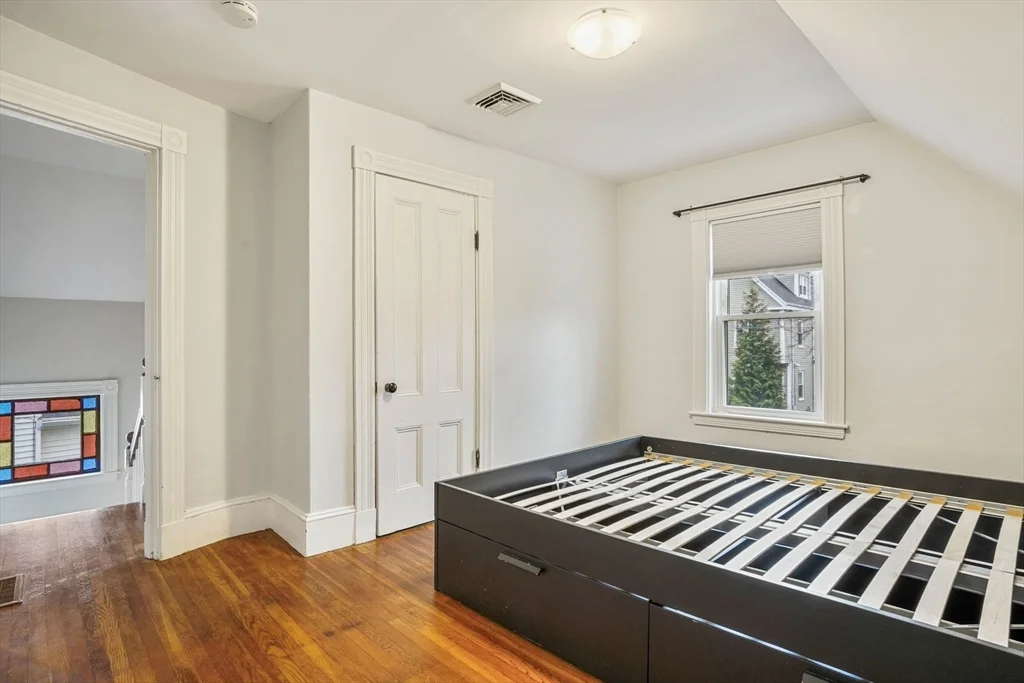 16 Gordon St, Malden