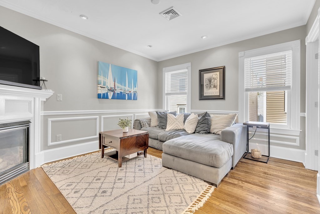 176 Bowen St, South Boston