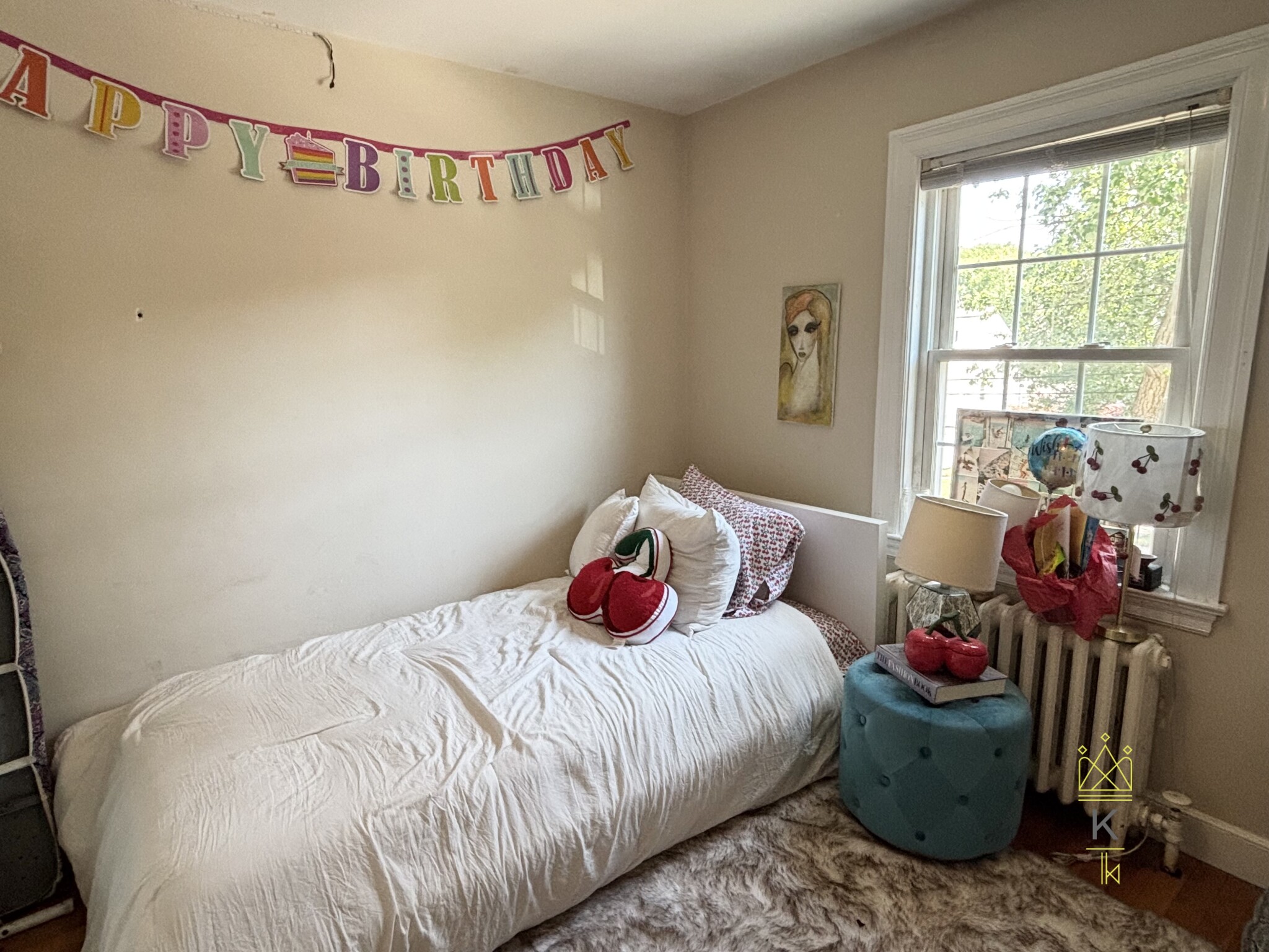 52 Hollywood Rd, West Roxbury