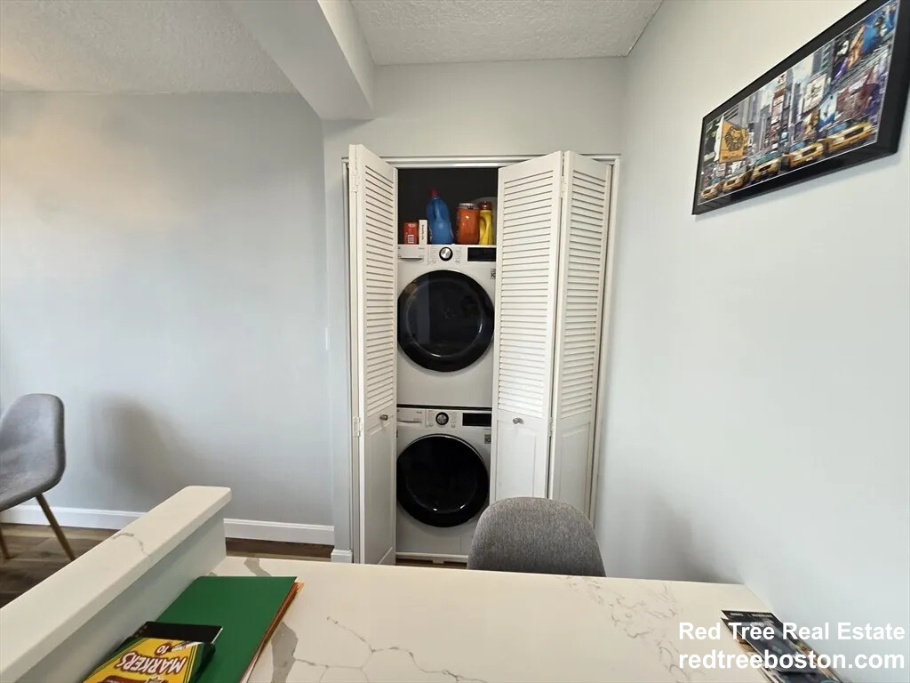 151 Tremont St, Midtown