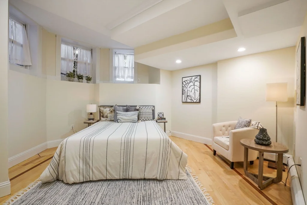 298 Marlborough, Back Bay