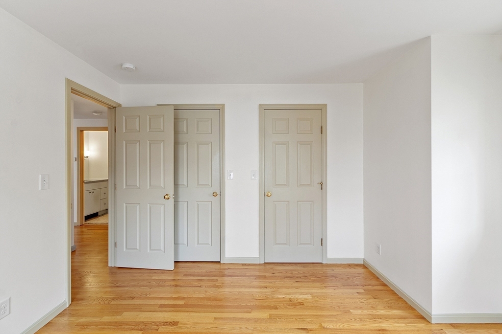 12 Morse Ct, Manchester