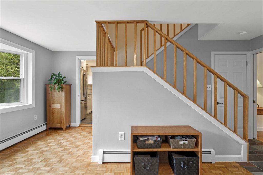 8 Risley Rd, Marblehead Neck