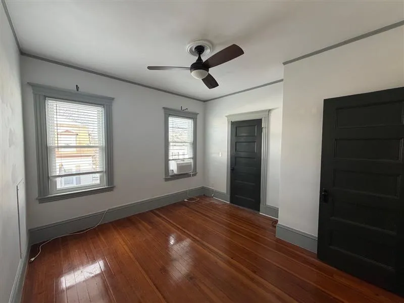 27 Gilman Ter, Winter Hill