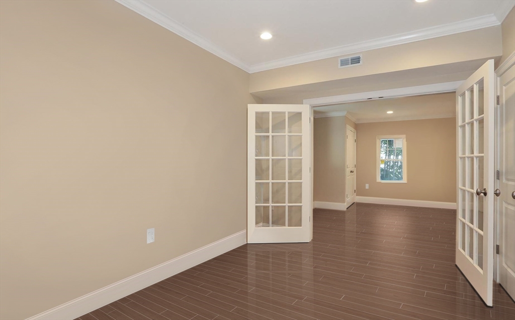 47 Alpine St, Roxbury