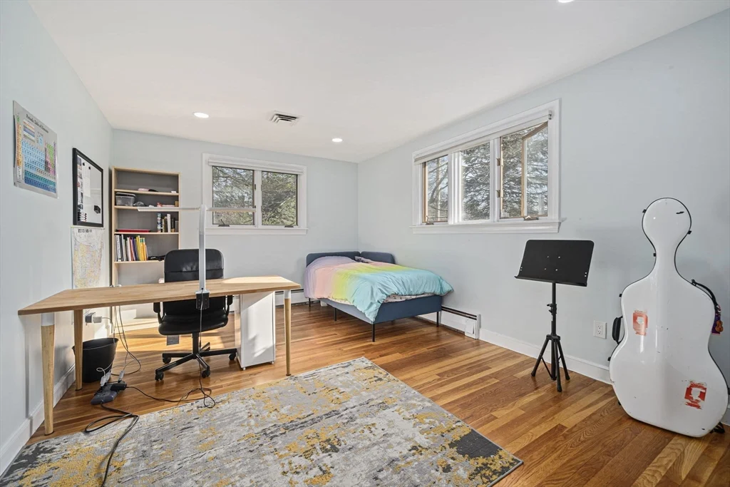66 Roosevelt Rd, Newton