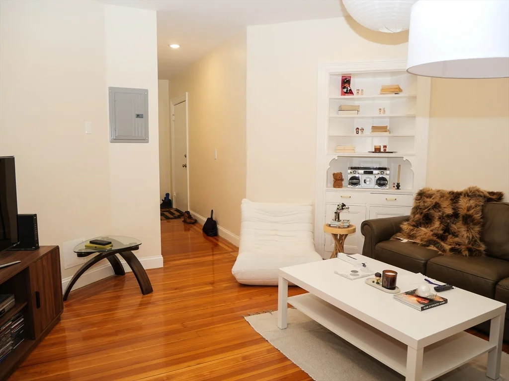 10 Beals, Coolidge Corner