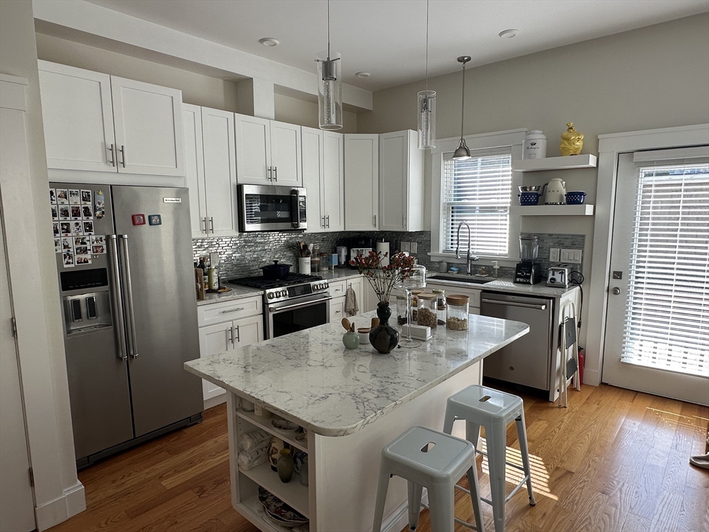 47 Wallace St, Tufts