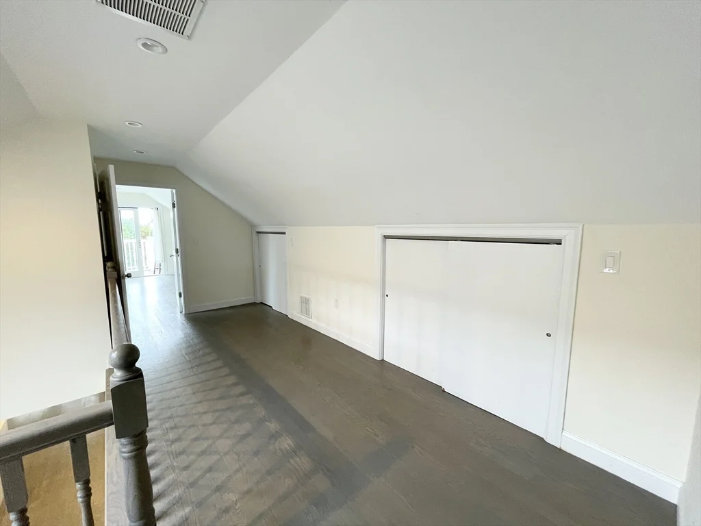 21 Iroquois, Mission Hill