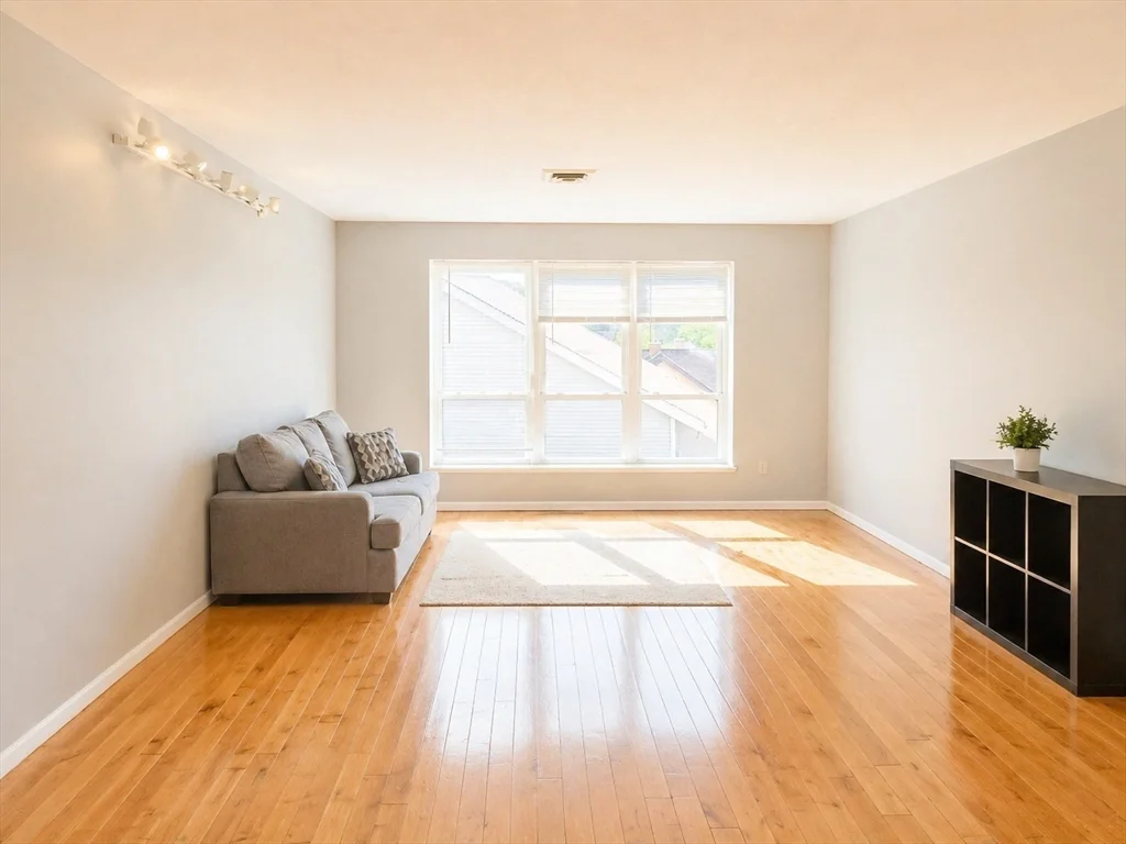 405 Langley Rd, Newton