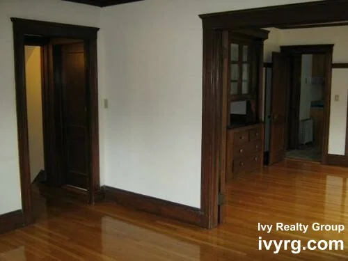 28 Commonwealth Rd, Watertown