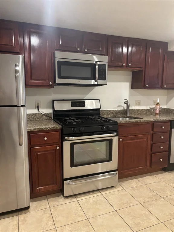146 Willow St, Waltham