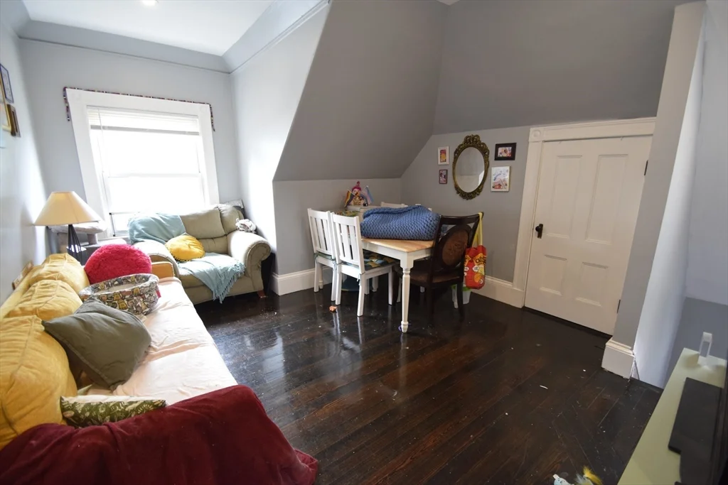 33 Ridgemont St, Allston