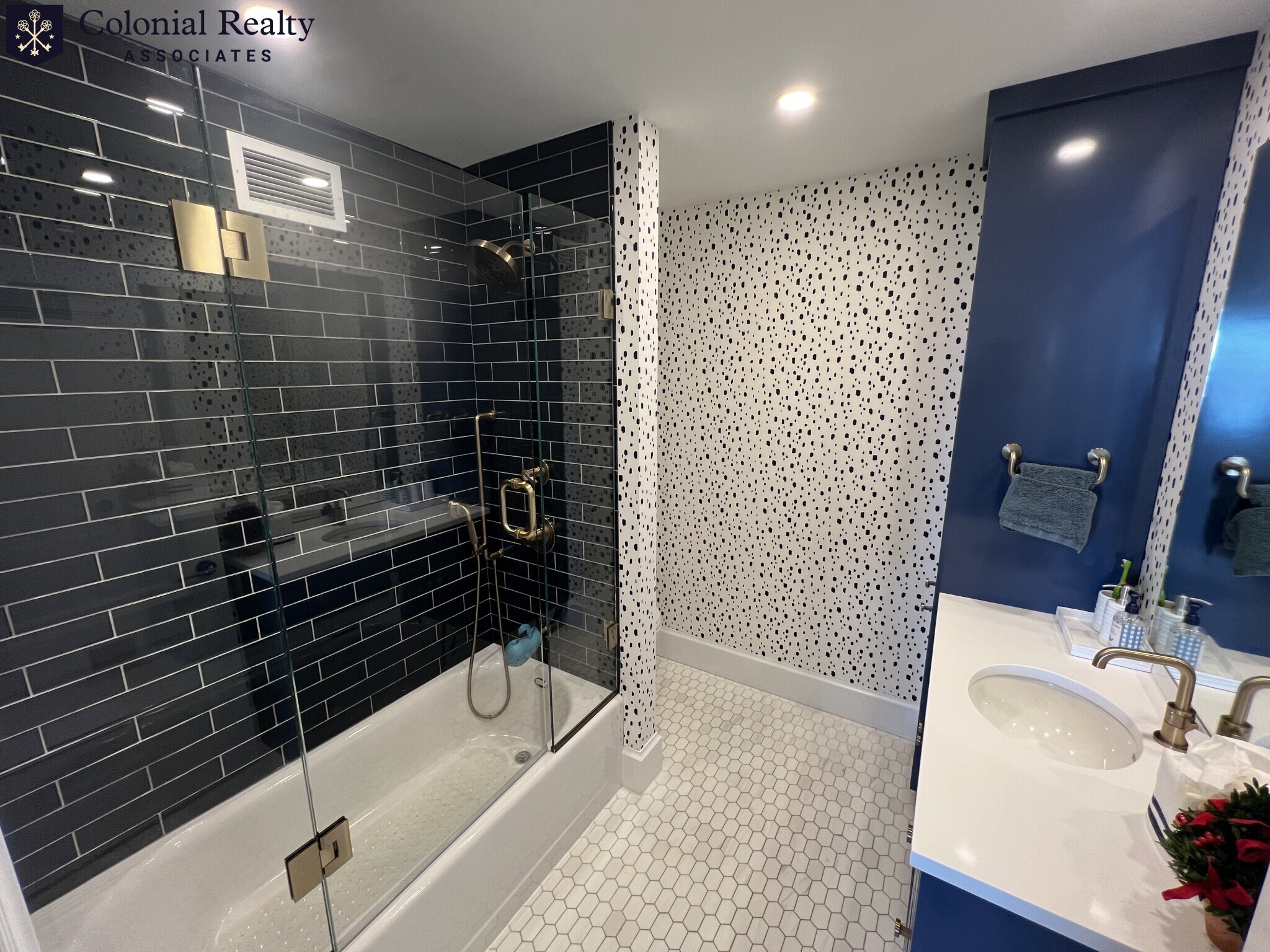 93 East India Row, Waterfront