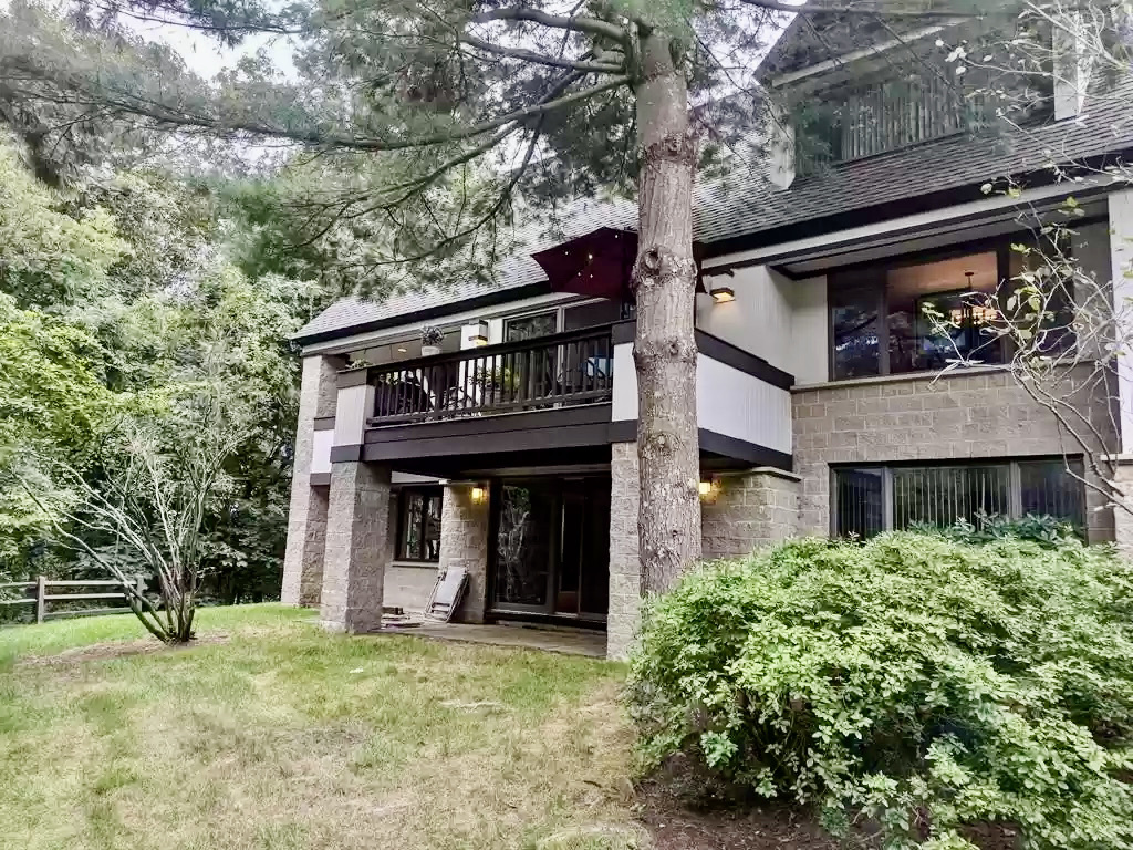 253 Nahanton St, Oak Hill