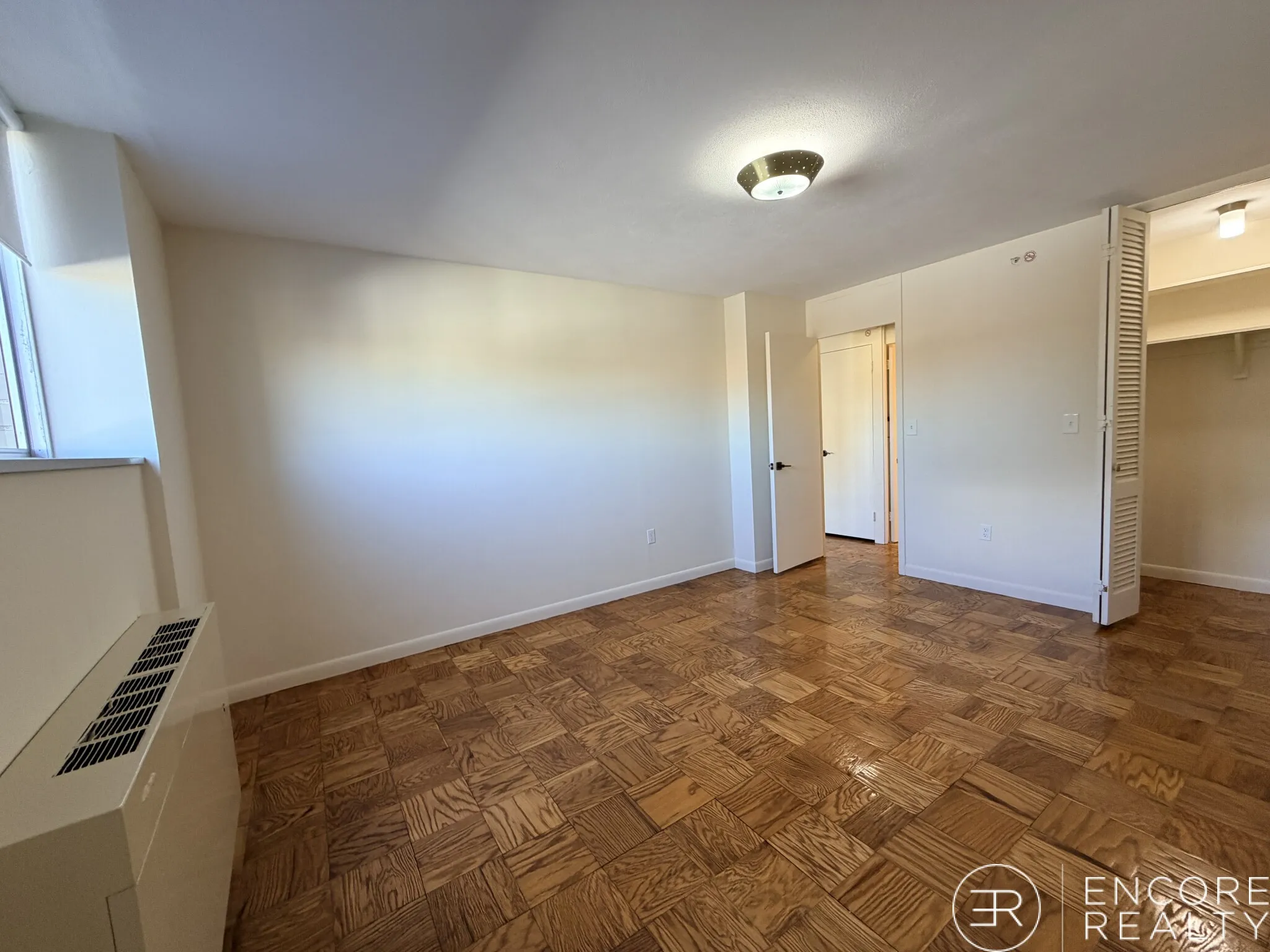 101 Monmouth St, Longwood