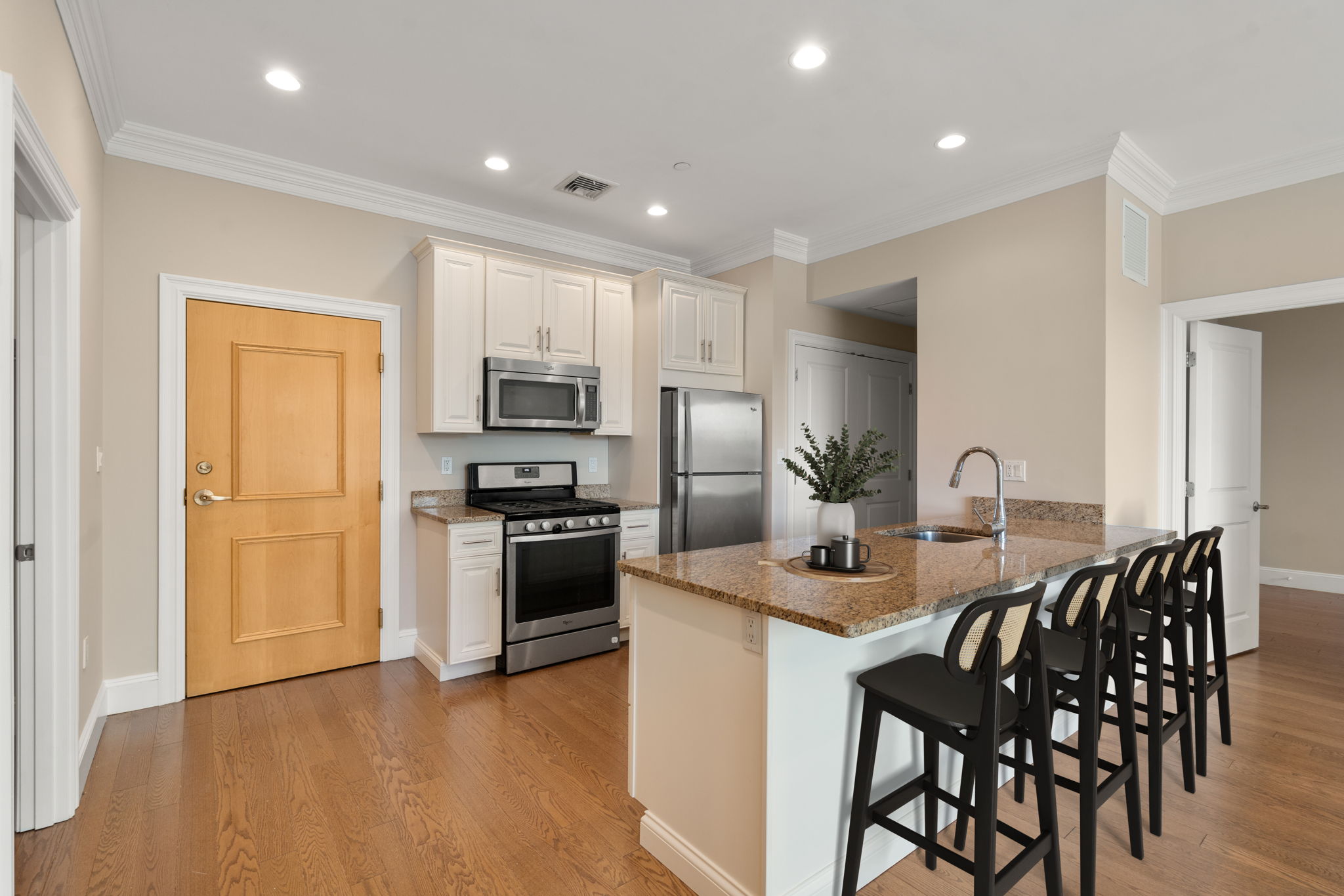 20 Englewood Ave, Brookline