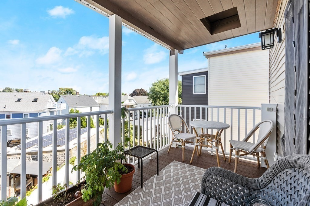 1048 Saratoga St, East Boston