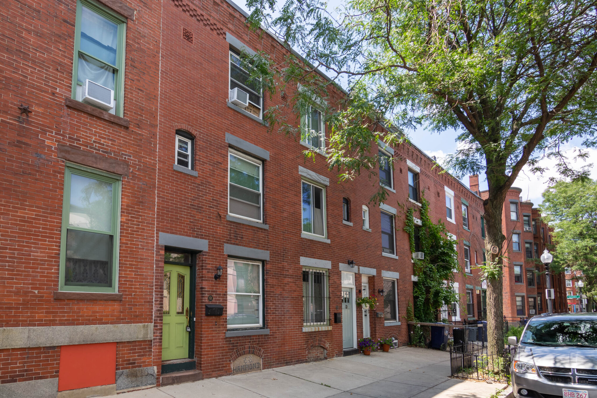 68 Hammond St, Roxbury