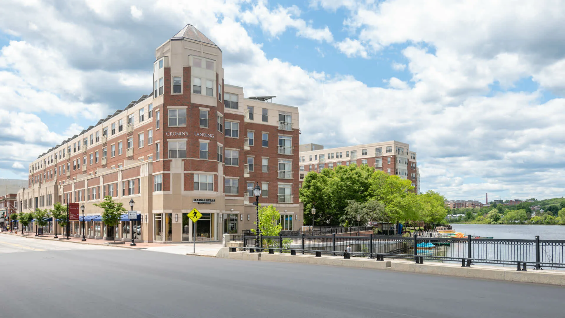 25 Crescent St, South Side