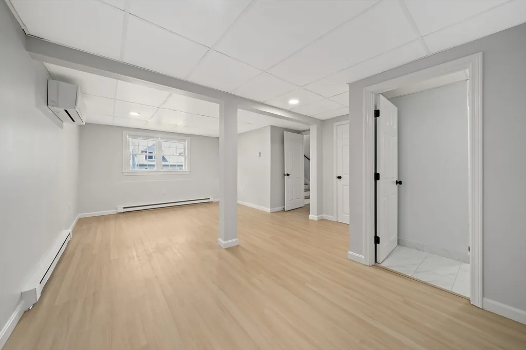 6 Skyview Rd, Woburn