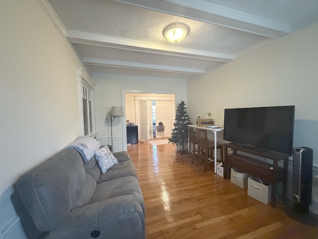 1472 Commonwealth Ave, Brighton