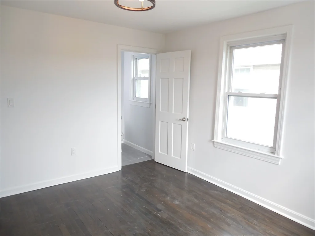 96 Walnut St, Mount Auburn