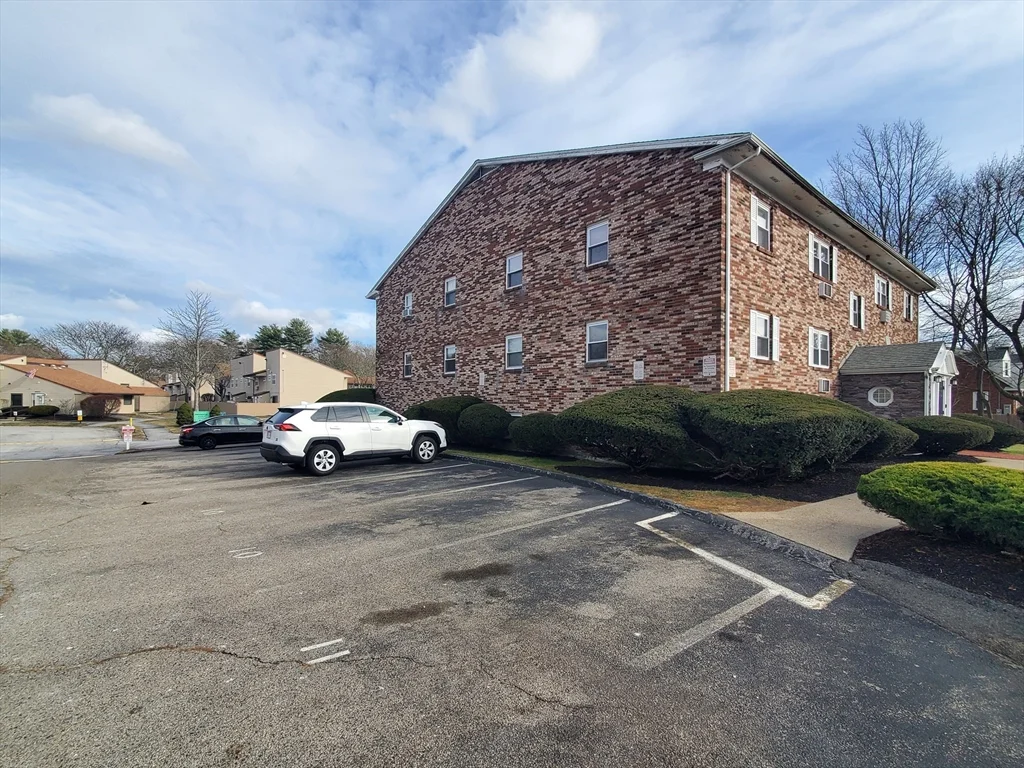 215 Pearl St, Stoughton