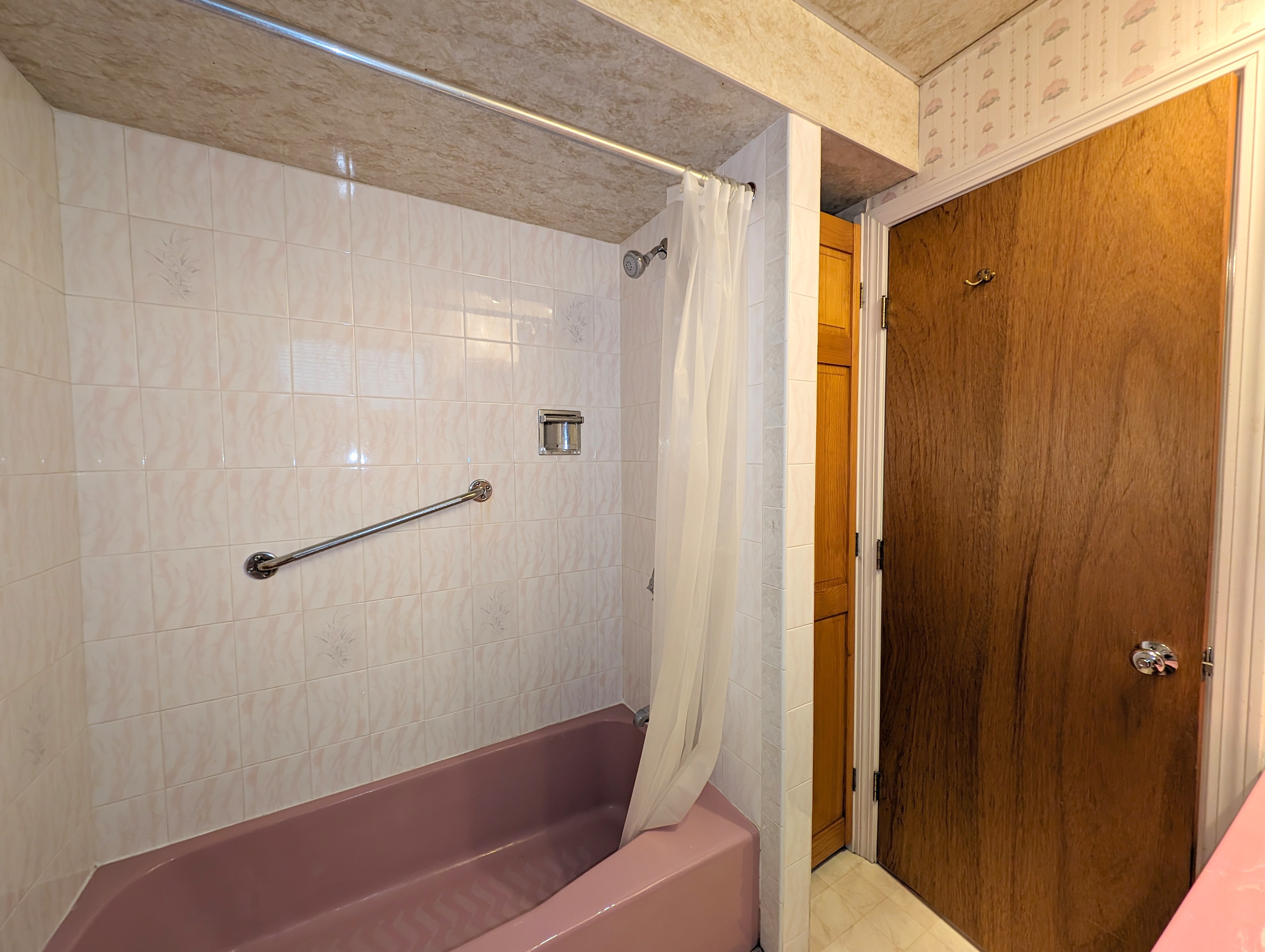 124 Rogers Ave, Powder House Square