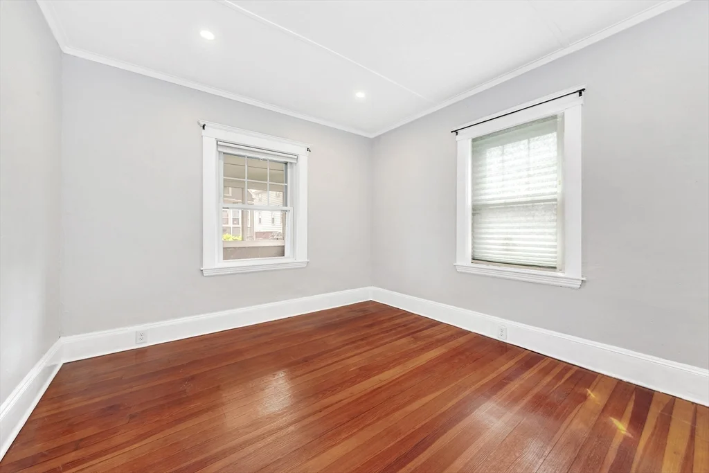 36 Marshall St, Winthrop Center