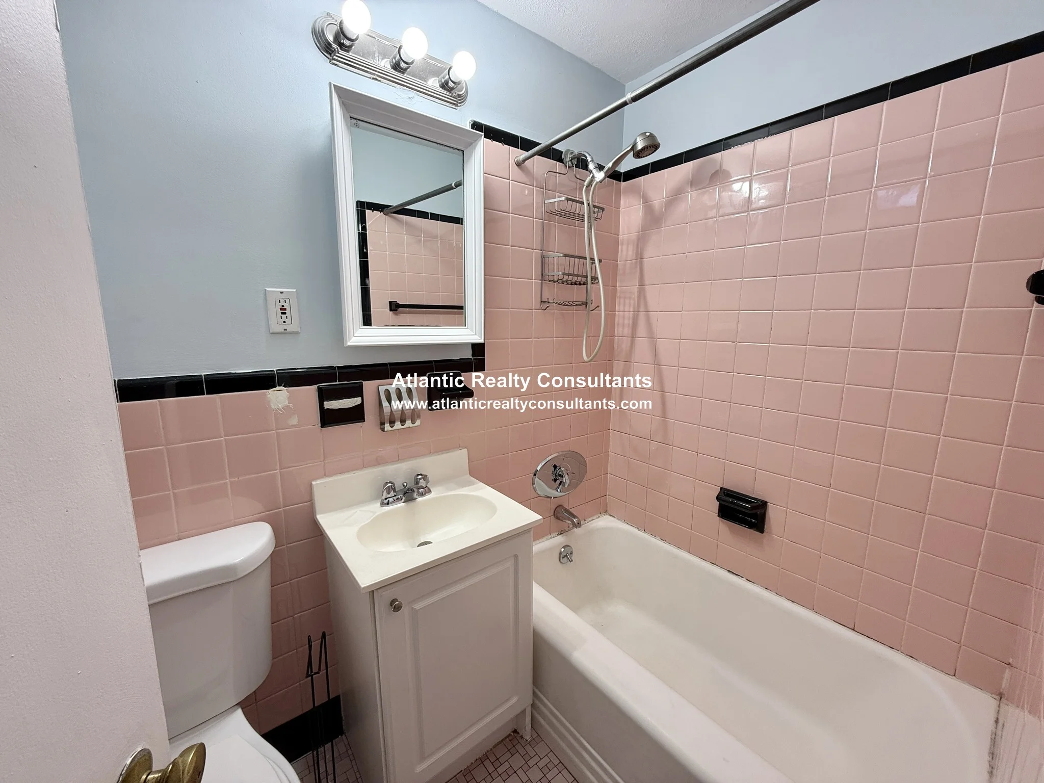 256 Lowell Ave, Newtonville