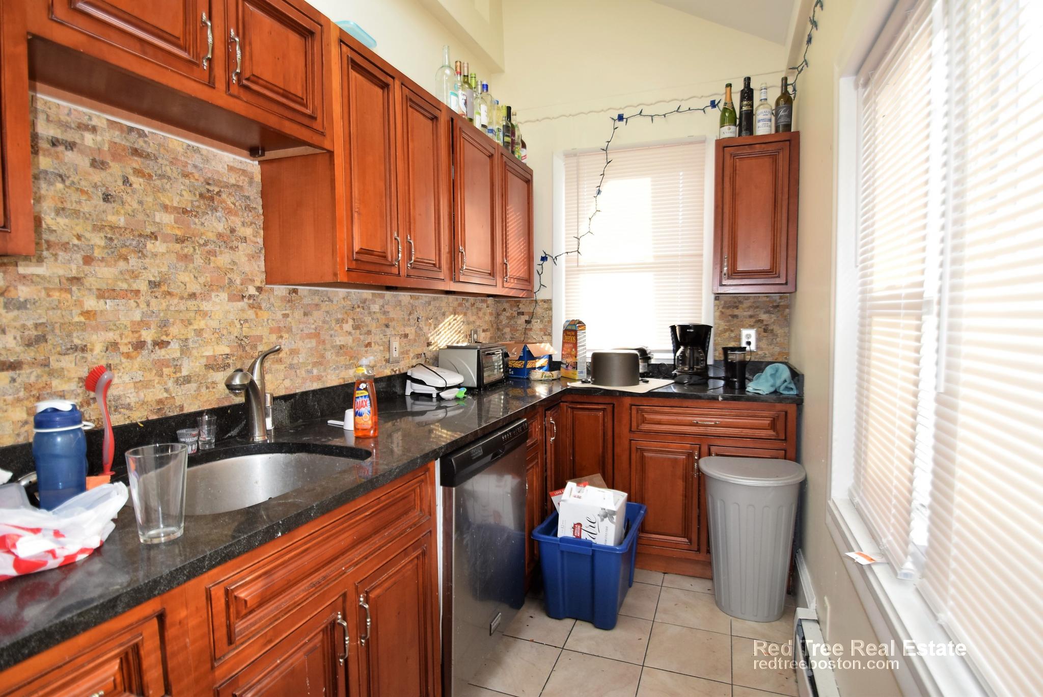 6 bed, 3 bath apartment for rent at 44 Pratt St, Allston