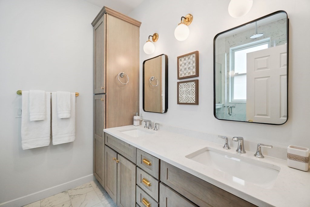 267 Bolton St, South Boston