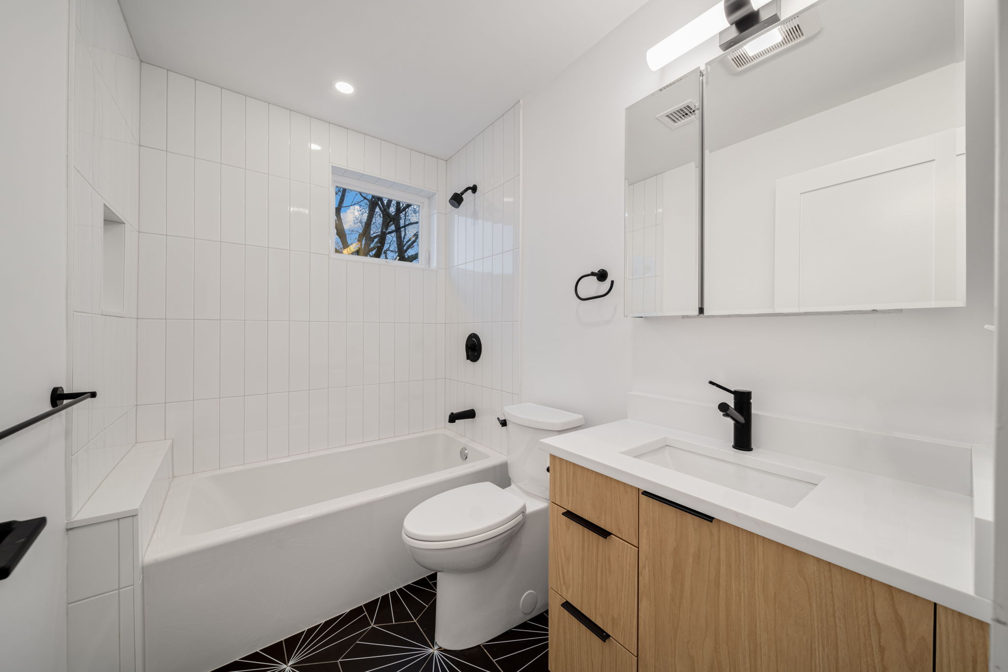 9 Wenham St, Jamaica Plain