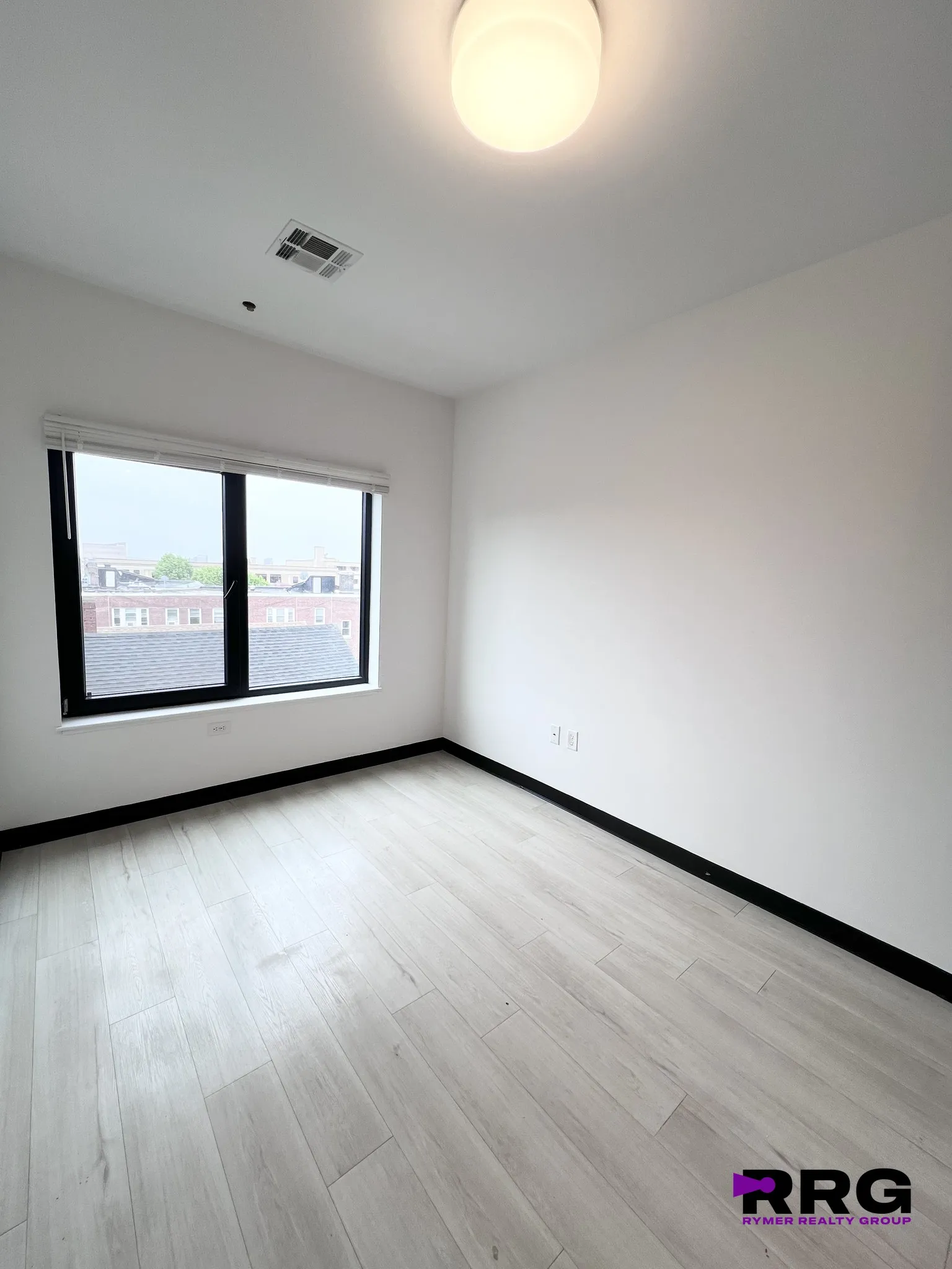 600 Broadway, Everett