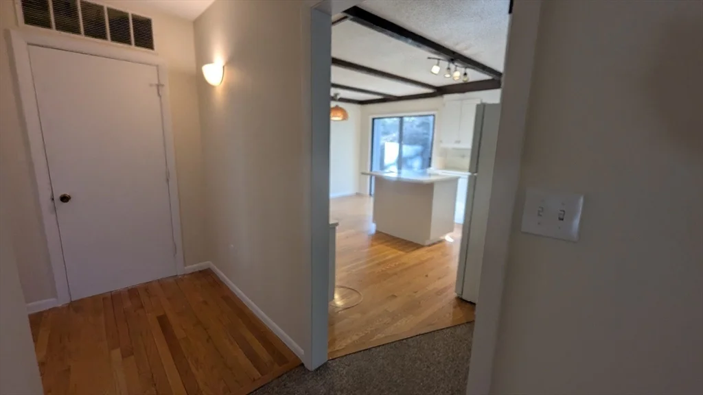 10 Sherwood Ave, Foxboro