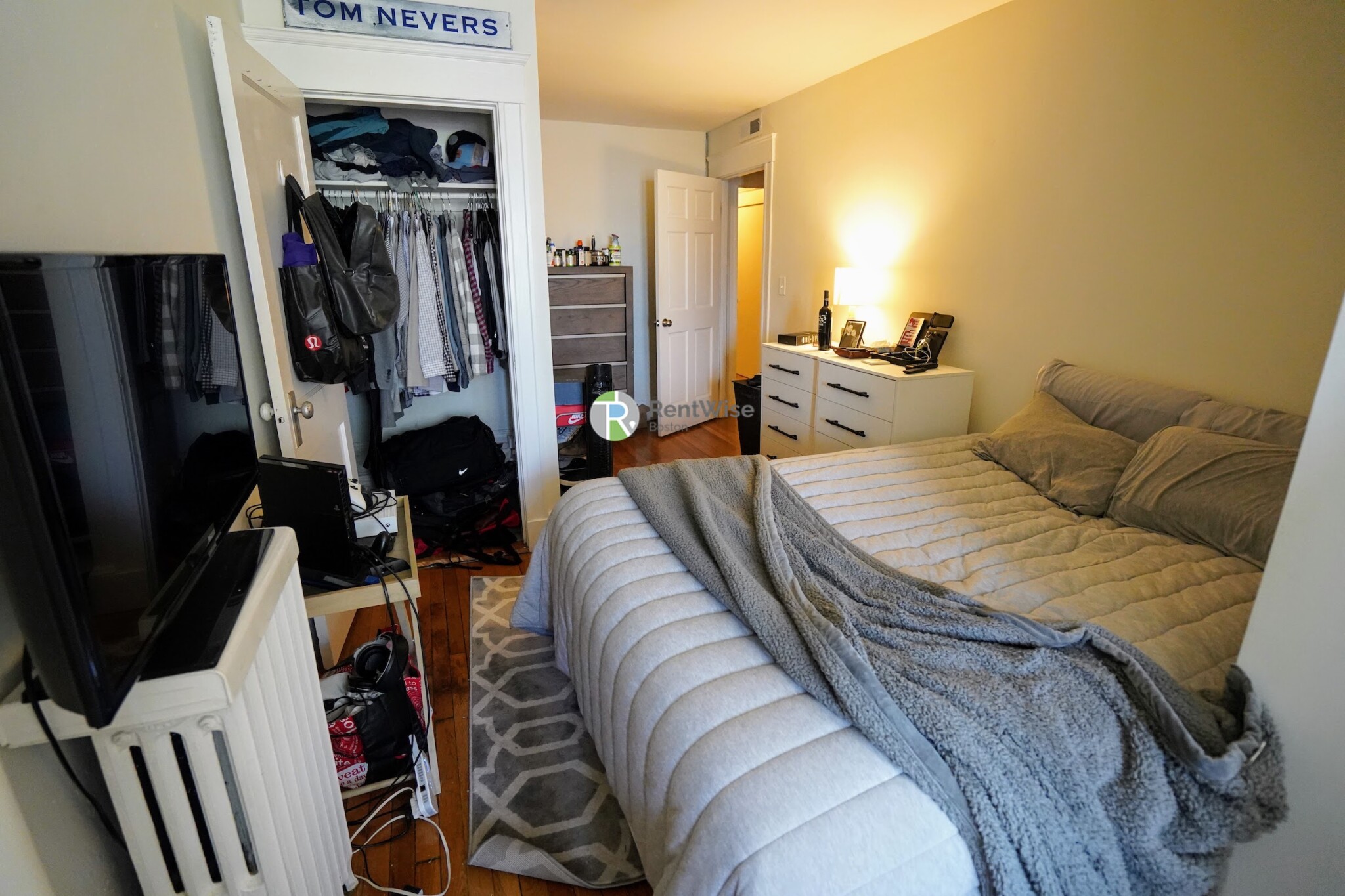 489 East Broadway, South Boston