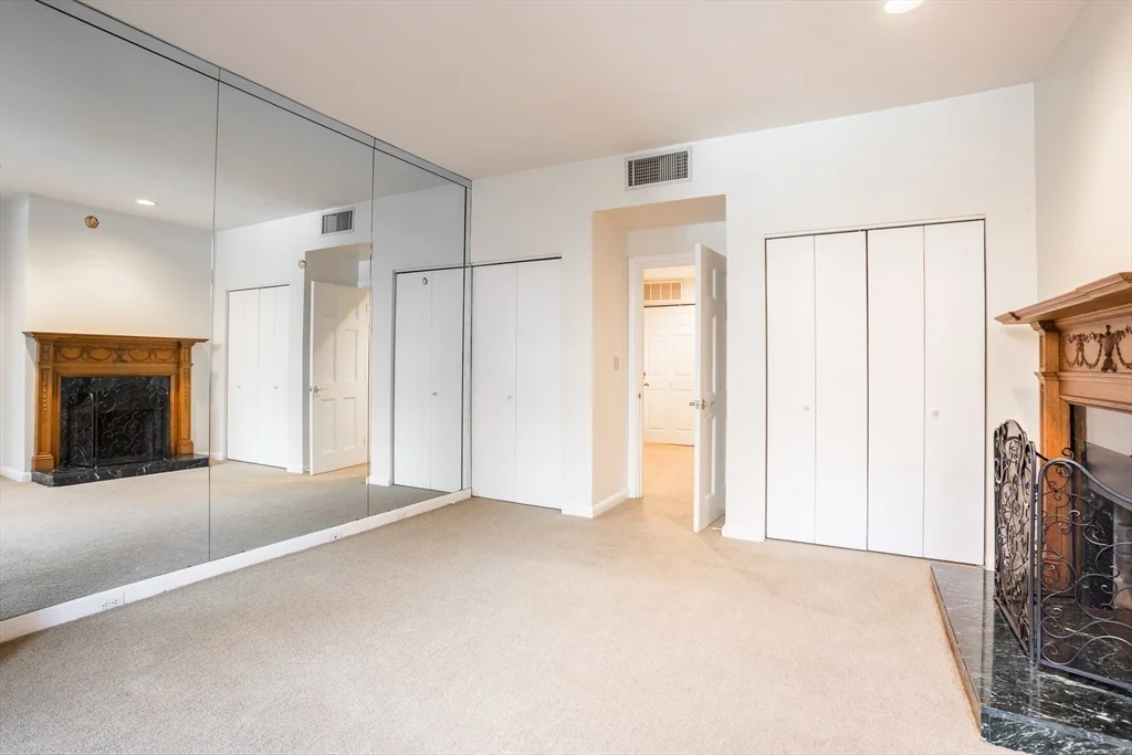 327 Commonwealth Ave, Back Bay